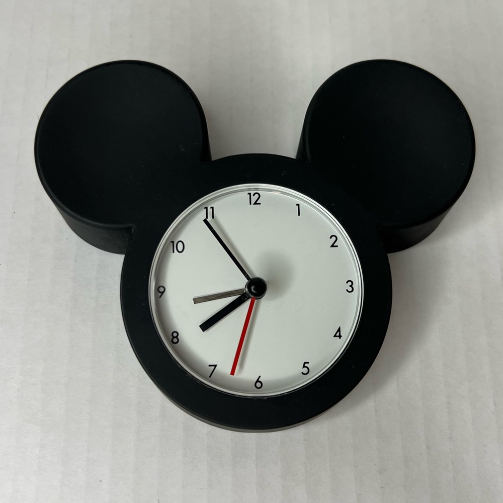 DISNEY desk clock w/alarm 1990’s